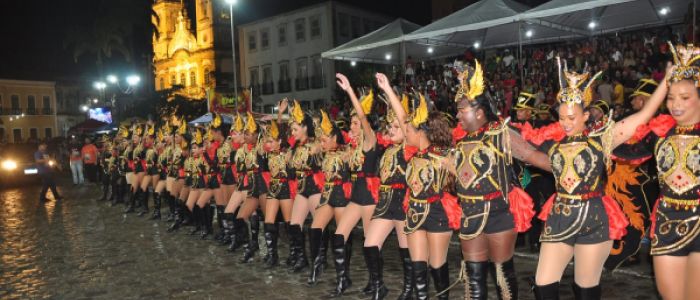 Mesmo com muita chuva, desfile cívico de Penedo atinge números históricos de público e participantes