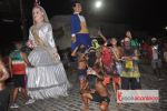 Boneca Raquel cumpre com o prometido e atraí multidão para as ruas do Centro de Penedo