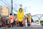 Desfile do maior boneco carnavalesco do Brasil reúne amantes do frevo em Penedo