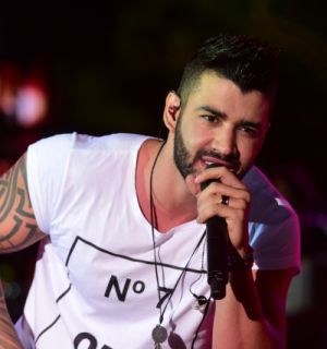 Gusttavo Lima, proibido de cantar música, pode pagar multa de R$ 50 mil por dia