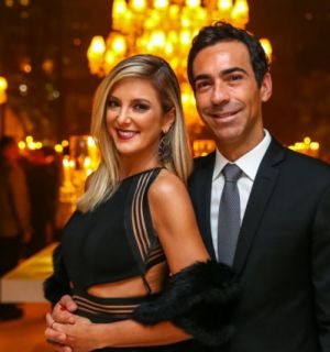 Cesar Tralli e Ticiane Pinheiro anunciam noivado e casal vibra na web