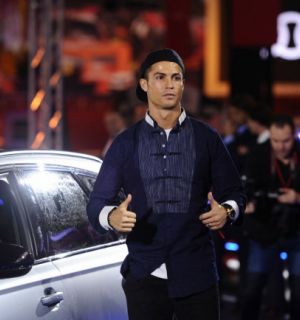 Cristiano Ronaldo pagou R$ 750 mil por barriga de aluguel de filhos gêmeos