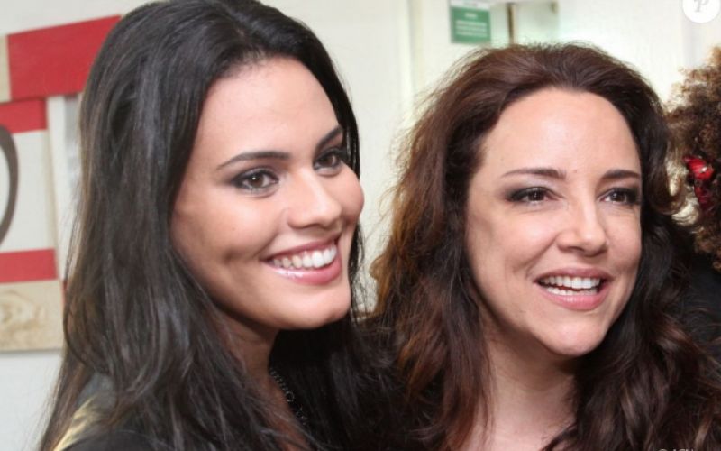 Ana Carolina revela noivado com Letícia Lima e vontade de filhos