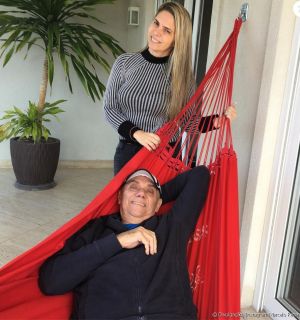 Marcelo Rezende publica primeira foto com nova namorada