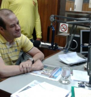 Ex-prefeito de Piaçabuçu, Dalmo Santana, visita estúdios da Penedo FM