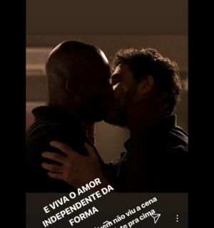 Rafael Zulu festeja beijo em Eriberto Leão em novela: 'Viva o amor'
