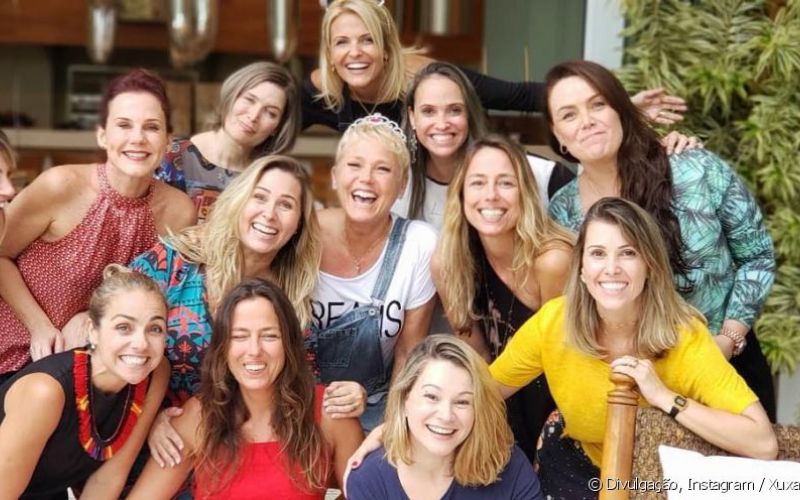 Xuxa Meneghel mostra reunião com ex-paquitas em foto: 'Amei encontrar'
