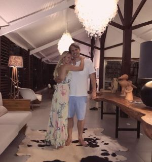 Eliana celebra aniversário em viagem com o noivo a Alagoas: 'Noite mágica'