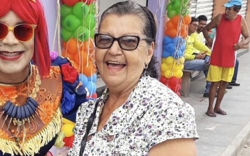 Ubaldina Regueira festeja 77 anos nesta sexta, 18, em Penedo