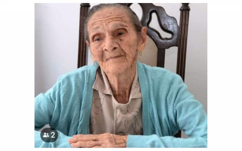 Dona Rosa chega aos 102 anos de vida recebendo o carinho de seus familiares
