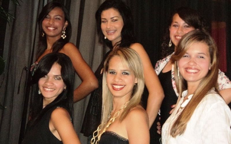 Candidatas ao Miss Penedo 2011 são apresentadas ao público