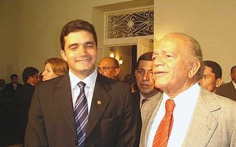 Guilherme Palmeira recebe comenda Senador Arnon de Mello