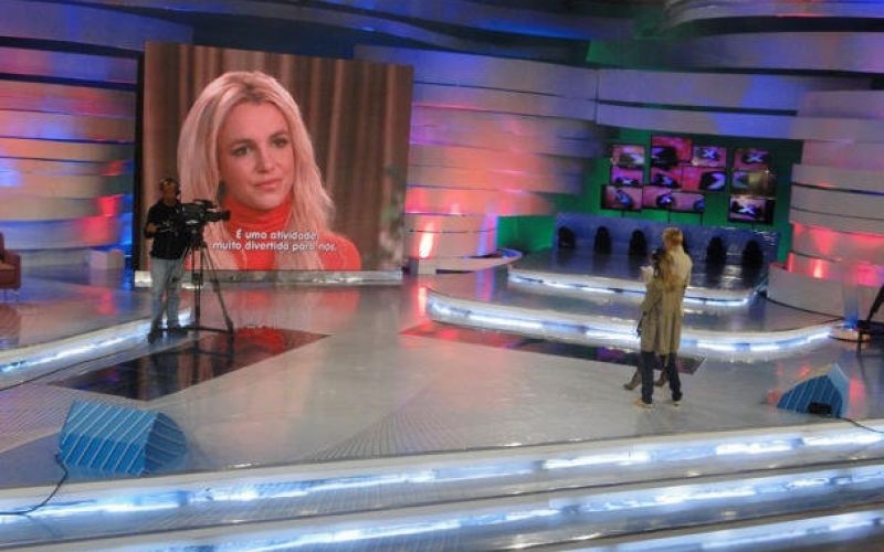 Xuxa entrevista com exclusividade a cantora Britney Spears