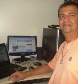 Diretor de comunicação de Coruripe, Agapito Santana, visita Penedo FM