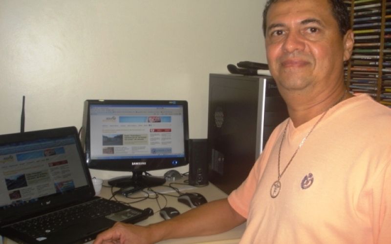 Diretor de comunicação de Coruripe, Agapito Santana, visita Penedo FM