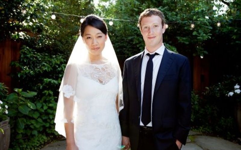 Mark Zuckerberg se casa um dia após se tornar um dos mais ricos do mundo