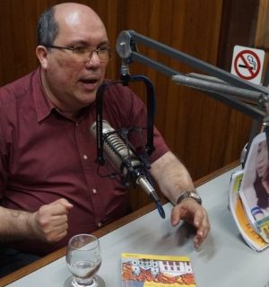 Álvaro de Queiroz lança livro neste sábado, 31, em Penedo