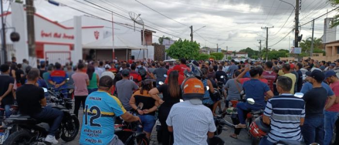 Cortejo de Marcos Bala acontece com homenagens emocionantes em Penedo