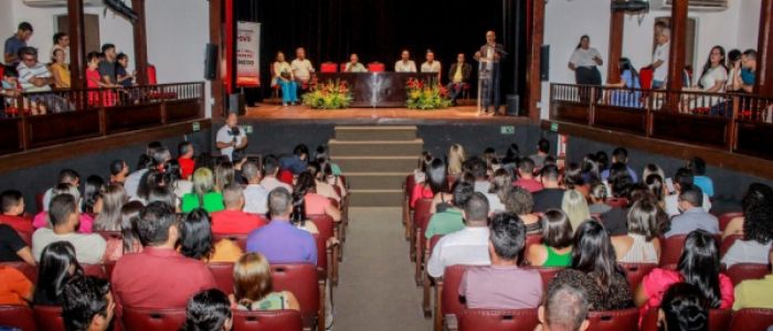Professores e técnicos aprovados no concurso da Prefeitura de Penedo são empossados