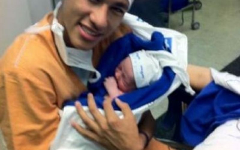 Nasce o primeiro filho do jogador santista Neymar