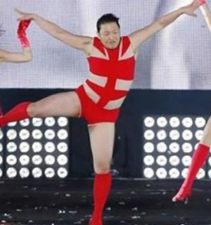 Psy sensualiza dançando 'Single Ladies' em show
